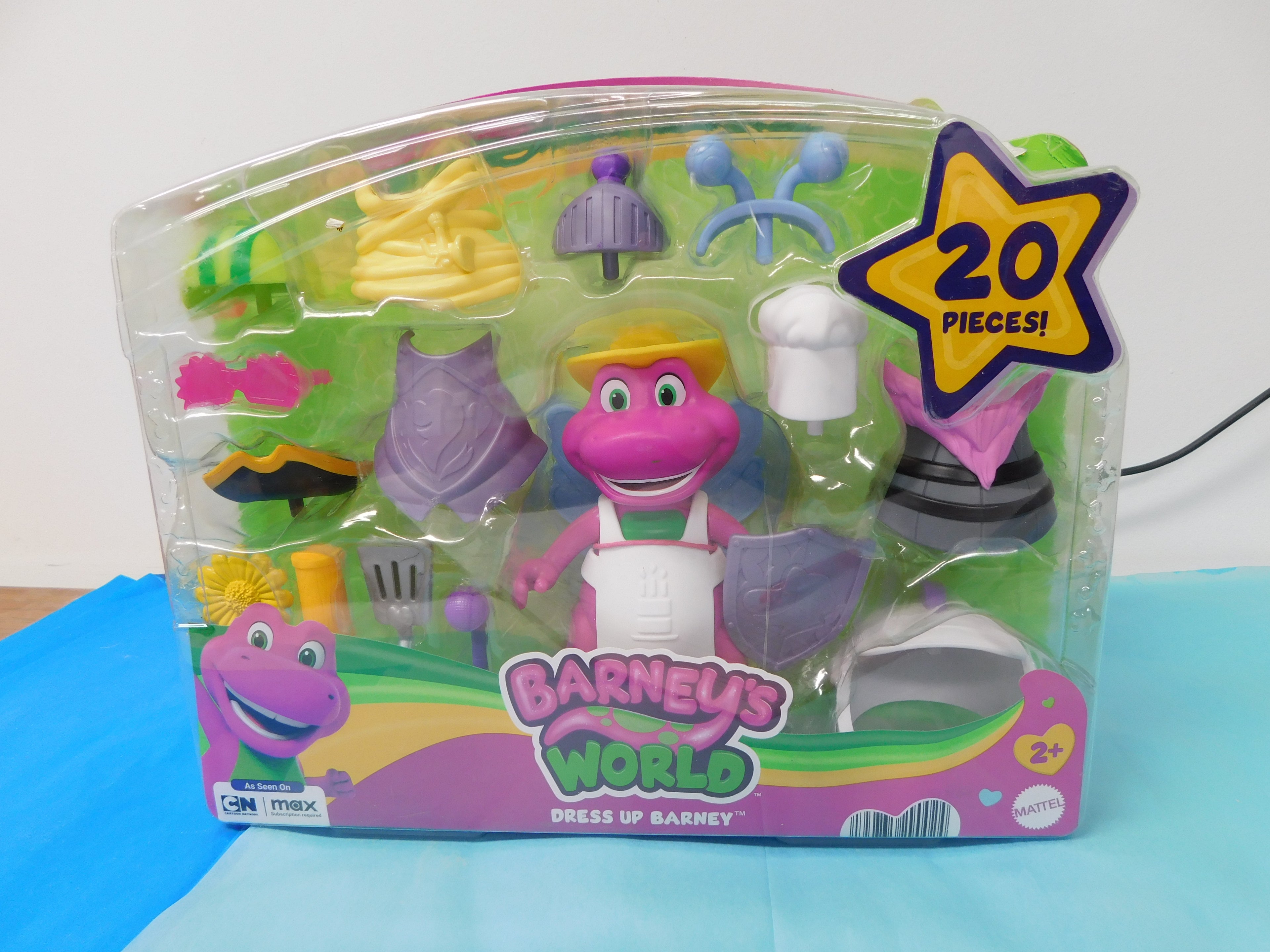 Barney's World Dress Up Barney 20 pcs