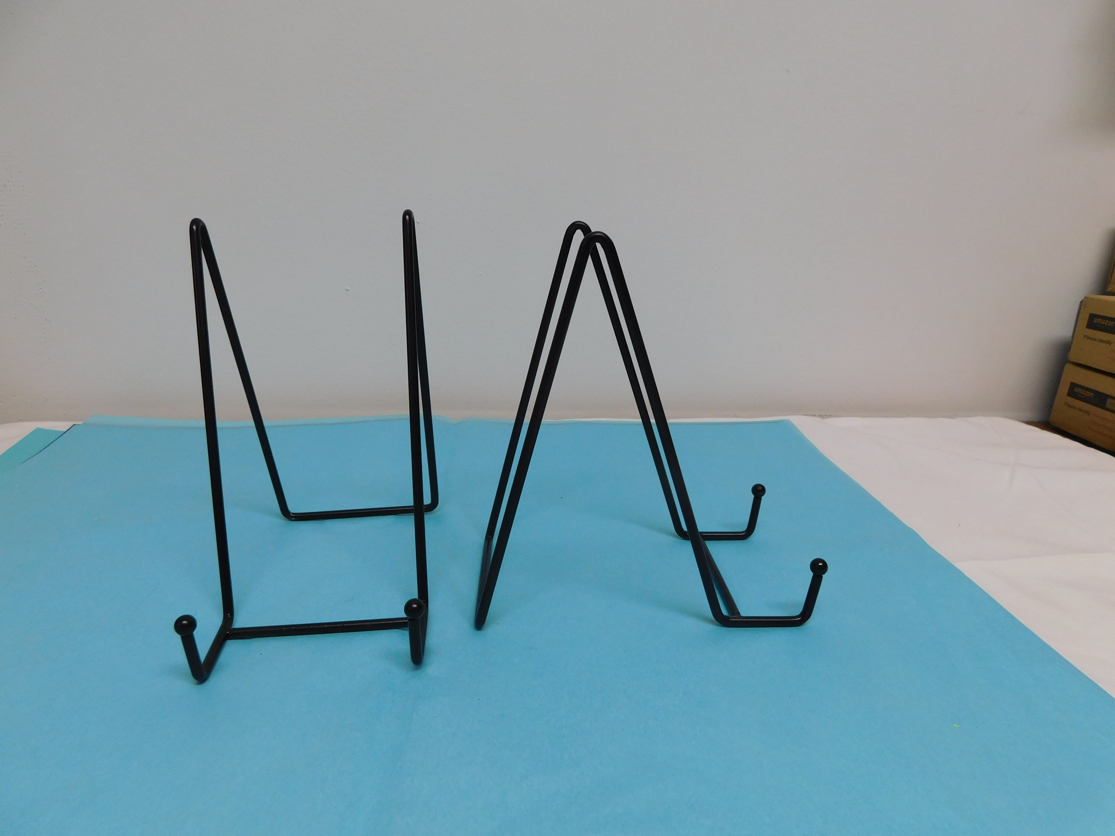 Black Metal Plate Holders