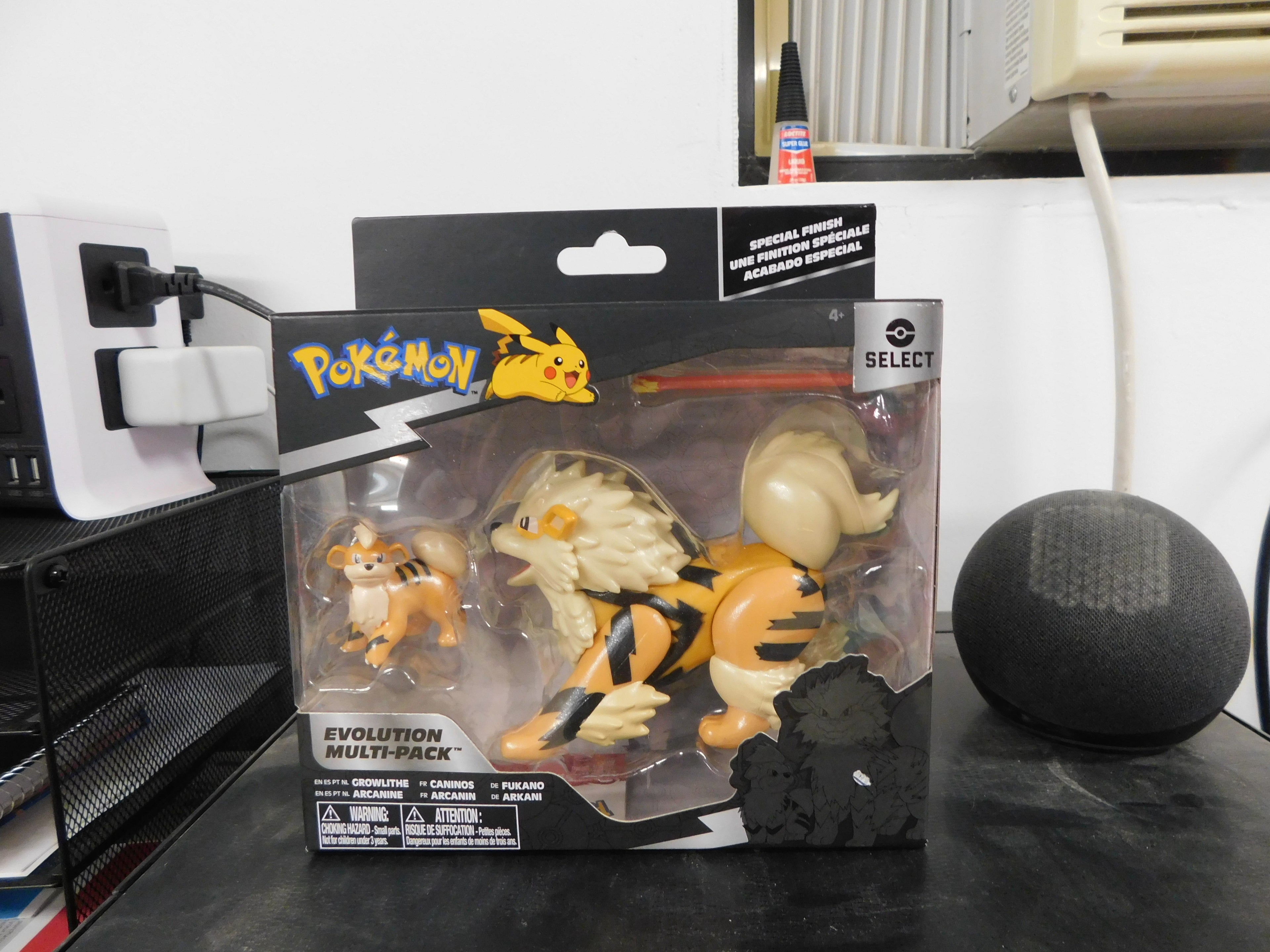 Pokemon Growlithe figure